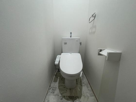 アドマス鶴原Eのトイレ|落ち着いたトイレです