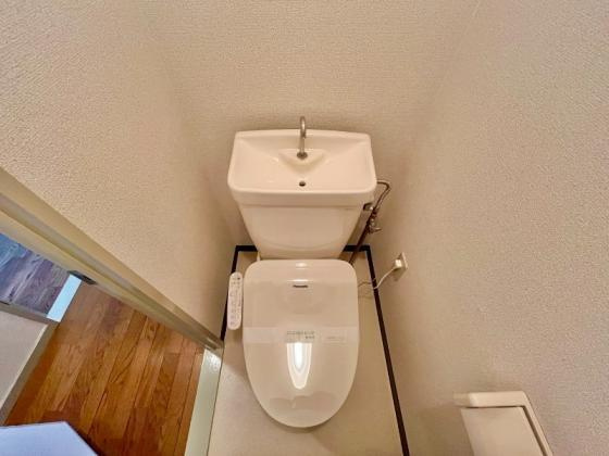 グランドール岸和田のトイレ|ゆったりとした空間のトイレです