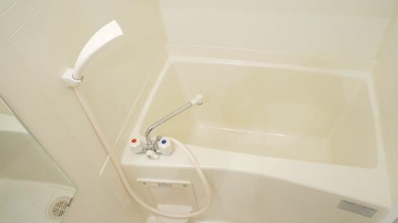 ディアコート高松の浴室|落ち着いた空間のお風呂です