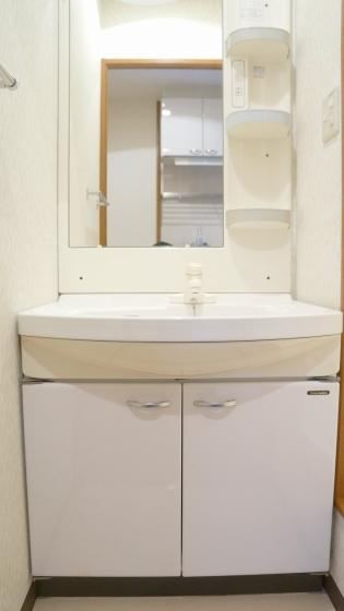 ディアコート高松の洗面所|忙しい朝には欠かせない洗面所です