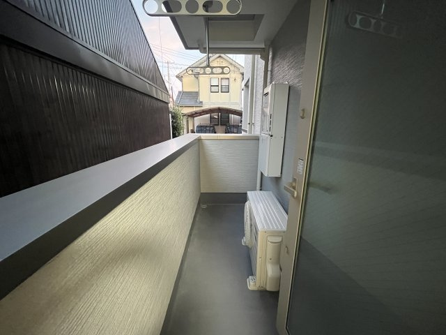 アビテ上野町西のバルコニー
