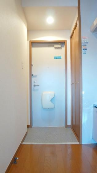ペアーコート泉佐野の玄関|明るい玄関です