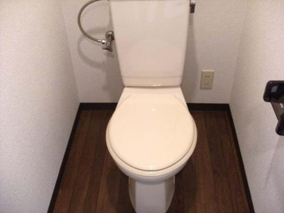 フローラル岸和田のトイレ|シンプルで使いやすいトイレです