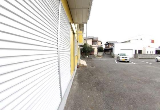 サニーハイム木下の駐車場|駐車場があるので、車を買う予定の方も安心です