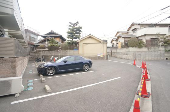 ジェンネ降井の駐車場|カースペースがあります
