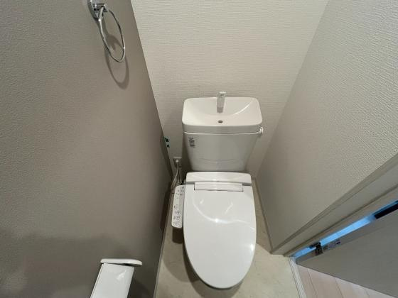 ロジェ泉佐野のトイレ|落ち着いたトイレです