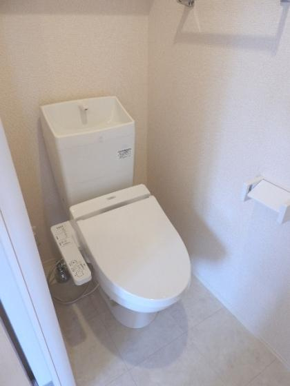 JIN/輝A棟のトイレ|清潔感のあるトイレです