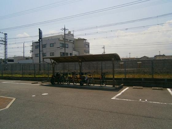 イーストファームの駐車場|駐車場があるので、車を買う予定の方も安心です