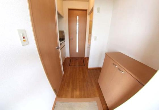 セジュール加守田ＳＥの玄関|明るい玄関です