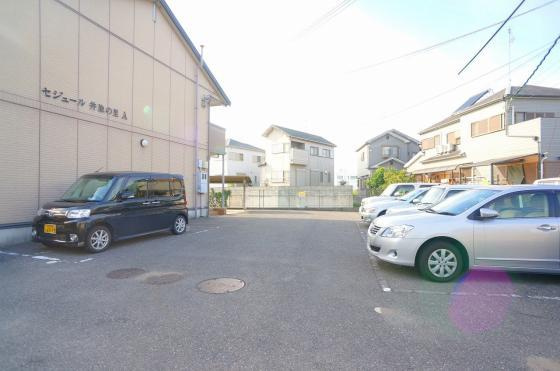 セジュール井原の里の駐車場|駐車場があるので、車を買う予定の方も安心です
