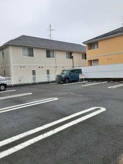 Ｇｒａｃｅｖｉｌｌａ　1の駐車場|駐車場に車を止められます