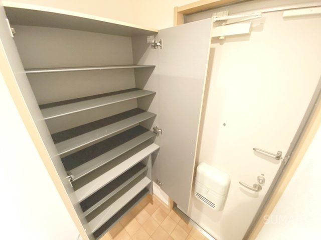 グレイスヴィラ　参番館の収納|玄関収納です☆彡