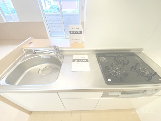 グレイスヴィラ　参番館のキッチン|グリル付き3口キッチン☆彡