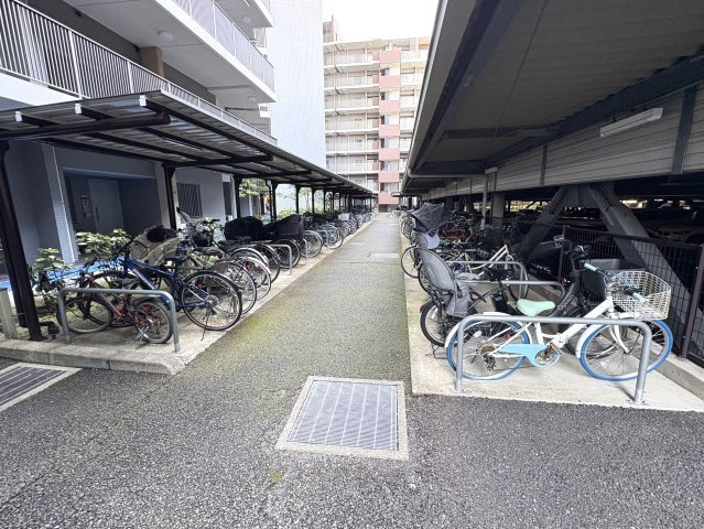 パークウエスト東京イーストブロック棟の駐輪場|パークウエスト東京イーストブロック棟：敷地内に駐車場・駐輪場・バイク置場ございます！（空き要確認）