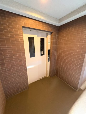 パークウエスト東京イーストブロック棟のその他共用部分|パークウエスト東京イーストブロック棟：エレベーターがありお部屋までの移動も楽々！