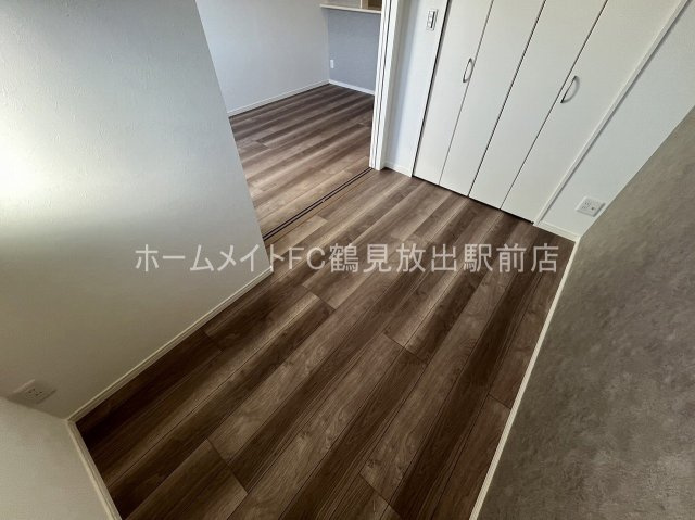東大阪市西堤１丁目のハイツの洋室