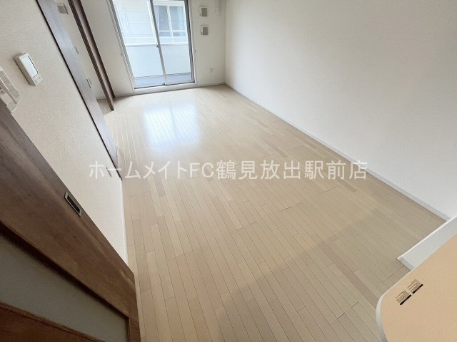 東大阪市稲田本町１丁目のアパートの居間・リビング