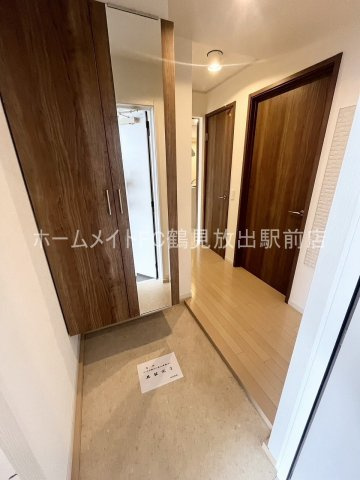 東大阪市稲田本町１丁目のアパートの玄関