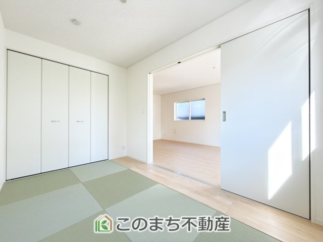 CradleGarden 那須塩原市若草町第8の和室|お子様のお昼寝にも便利な和室です。大きな窓から暖かな日差しが差し込みます♪