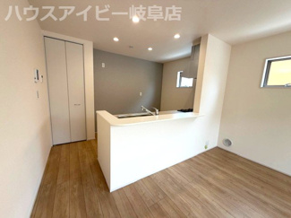 【居間・リビング】 | 岐阜市河渡新築建売全5棟！長期優良住宅！耐震等級3・住宅性能評価書取得した安心安全なお家です♪ | 岐阜市河渡新築建売全5棟！長期優良住宅！耐震等級3・住宅性能評価書取得した安心安全なお家です♪