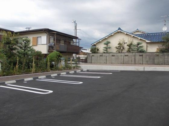 フィオーレ1番館の駐車場|駐車場に車を止められます