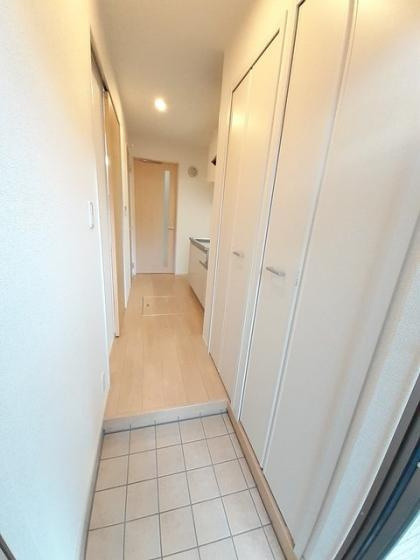 アビタシオン北町の玄関|収納もある玄関です