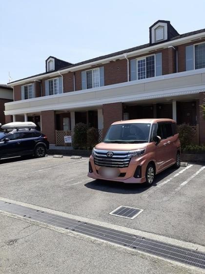 サイレントプレイスの駐車場|駐車場があるので、車を買う予定の方も安心です