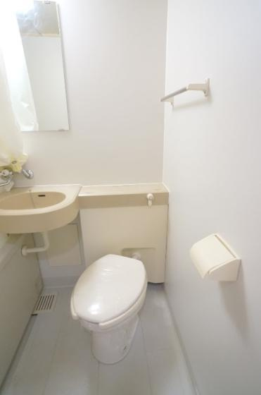 ロジュマン海塚１のトイレ|落ち着いたトイレです