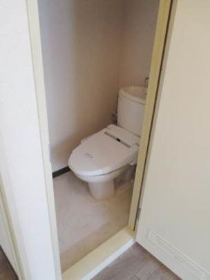 リッチネス阪南Ｂのトイレ|シンプルで使いやすいトイレです