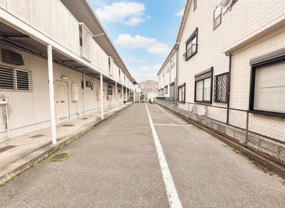 ロジュマンＨＡＢＵの駐車場|駐車場に車を止められます