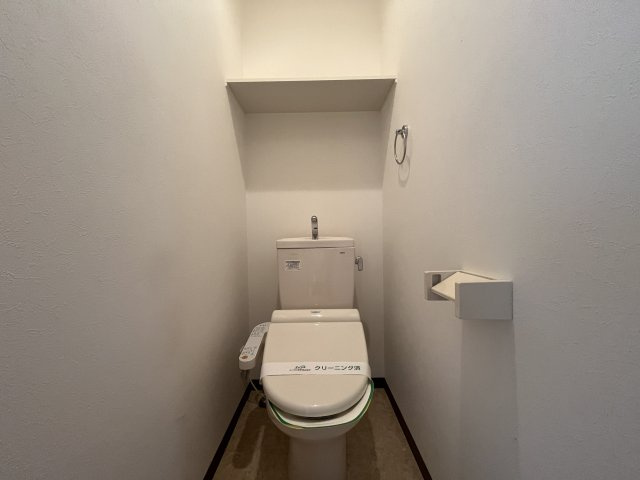 カーサローゼオのトイレ|落ち着いた色調のトイレです