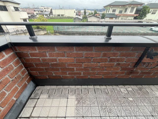 カーサローゼオのバルコニー|外からの目が気にならないバルコニーで洗濯物が干せます