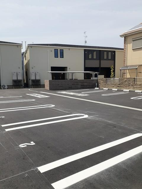 ラメール　シエルⅡの駐車場|車をお持ちの方に嬉しい駐車場付きの物件です