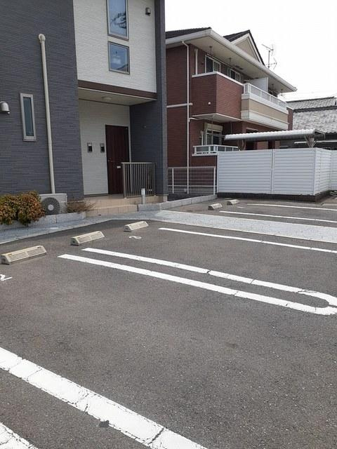 アルファⅡ号館の駐車場|駐車場があります