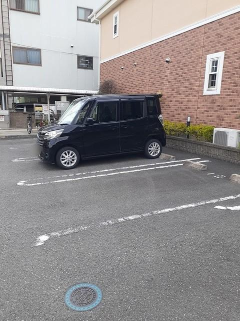 パステルの駐車場|駐車場があるので、車を買う予定の方も安心です