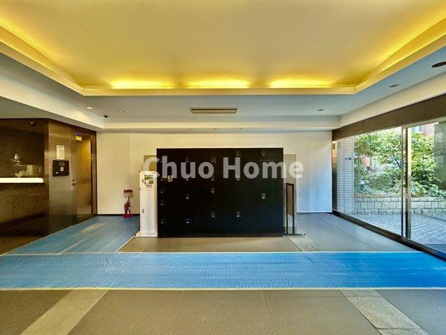 コスモ田端グレイスフォームの設備|【宅配ボックス】在宅時・不在時に関わらず、居住者の代わりに非対面で宅配物を受け取ってくれる便利な設備です。わかりやすくご説明致しますので見学時にはお部屋だけではなく共用部分もぜひチェックしてください。