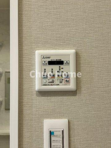 コスモ田端グレイスフォームの内装|【浴室乾燥機】暖房・冷風・換気・乾燥が可能です。毎日を快適に過ごせるうれしい機能が揃っています。雨の日の洗濯物も安心です。