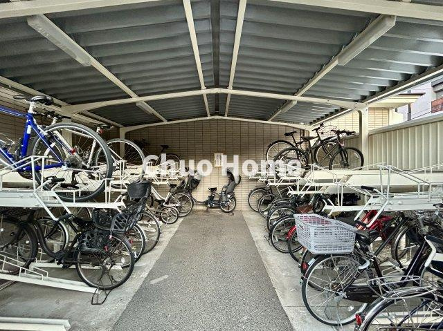 コスモ田端グレイスフォームの駐輪場|【自転車置き場】最新の空き状況や費用などの詳細は担当スタッフまでお問い合わせください。