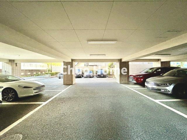 コスモ田端グレイスフォームの駐車場|【敷地内駐車場】最新の空き状況や費用などの詳細は担当スタッフまでお問い合わせください。