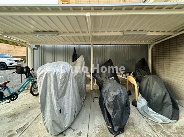 コスモ田端グレイスフォームの駐車場|【バイク置場】最新の空き状況や費用などの詳細は担当スタッフまでお問い合わせください。