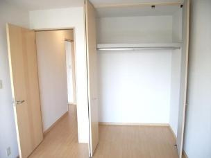 ハイツティンクル桜ヶ丘の収納|こまごまとしたものを収納できそうですね