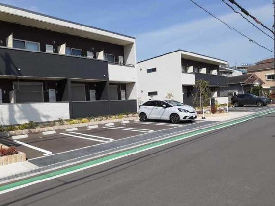 Ｒ．ヒルズ　ＳＥＡＳＯＮＳ　Eの駐車場|駐車スペースもあります