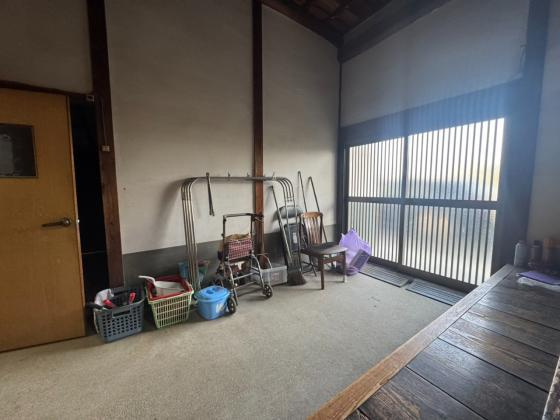 貝塚市窪田平屋の玄関|ゆったりとした玄関です