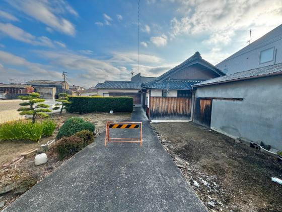 貝塚市窪田平屋の庭|簡単な家庭菜園も楽しめるお庭です