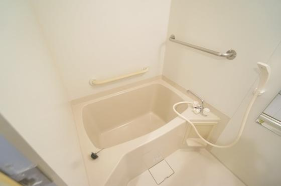 第一磯屋敷マンションの浴室|日々の暮らしに欠かせないお風呂です