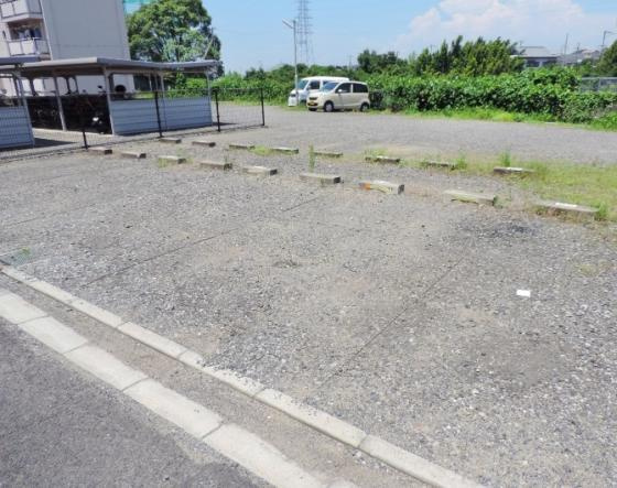 ビレッジハウス額原の駐車場|カースペースがあります