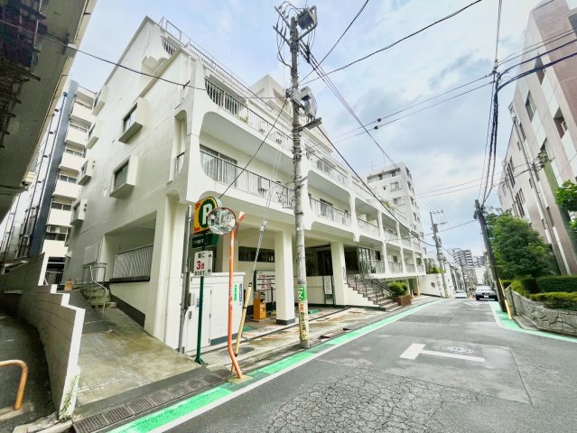 代々木スカイハイツの外観|2026.07.05撮影

現地ご見学希望・資料請求などお気軽にお問い合わせ下さい！
03-5990-5201