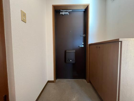 クレールI・Kの玄関|収納もある玄関です