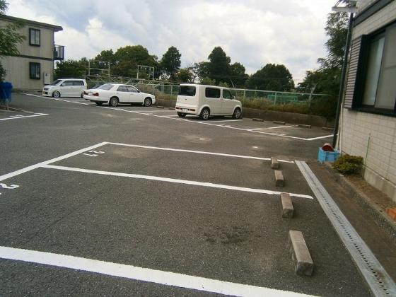 レトア東佐野Aの駐車場|カースペースがあります