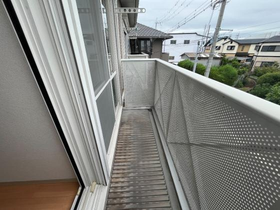 プレジール・和泉のバルコニー|暖かな日差しのふりそそぐバルコニー